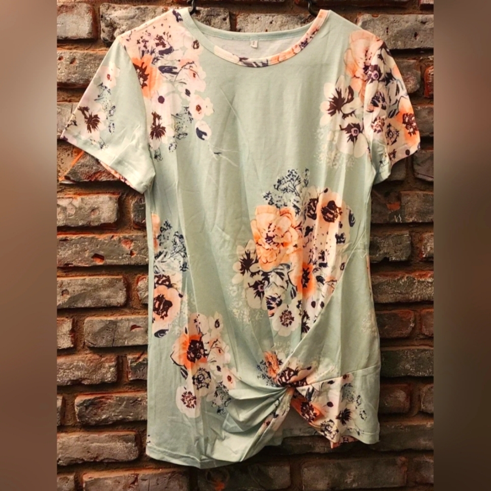 Mint Green Floral Short Sleeve Round Neck Blouse, Small Flowery Shirt - Picture 1 of 6